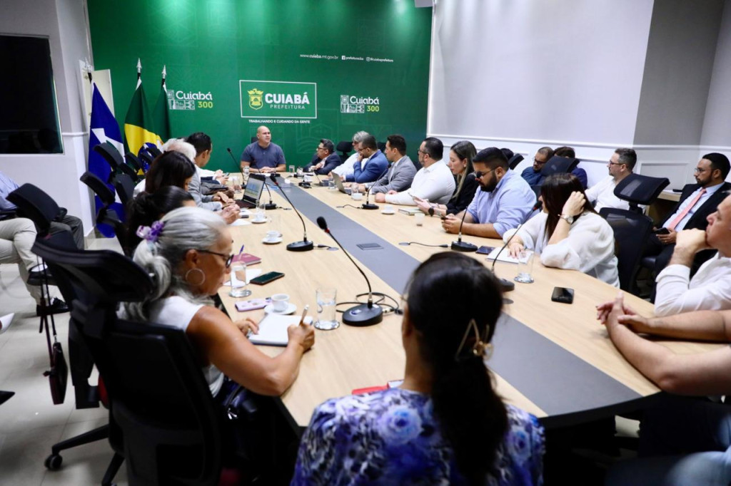 Abílio Brunini inicia mandato com foco em redução de despesas e serviços essenciais