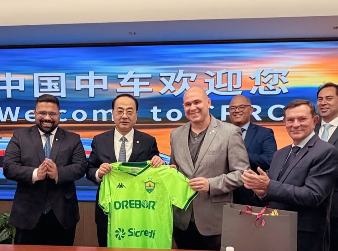 Abilio Brunini reassume Prefeitura com novas propostas em mobilidade e cooperação internacional