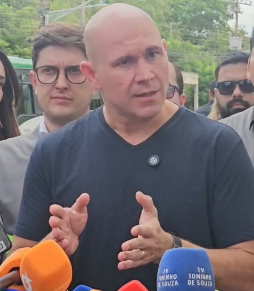 Abilio critica ambiguidade ideológica de Janaína Riva e a compara a Carlos Fávaro