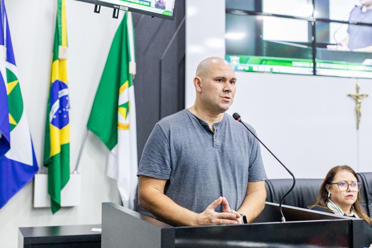 Abilio diz que vai diminuir as idas a Câmara municipal