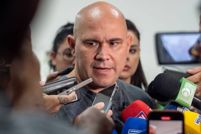 Abílio diz que vai exonerar servidores que desrespeitarem memória de Charlie Kirk