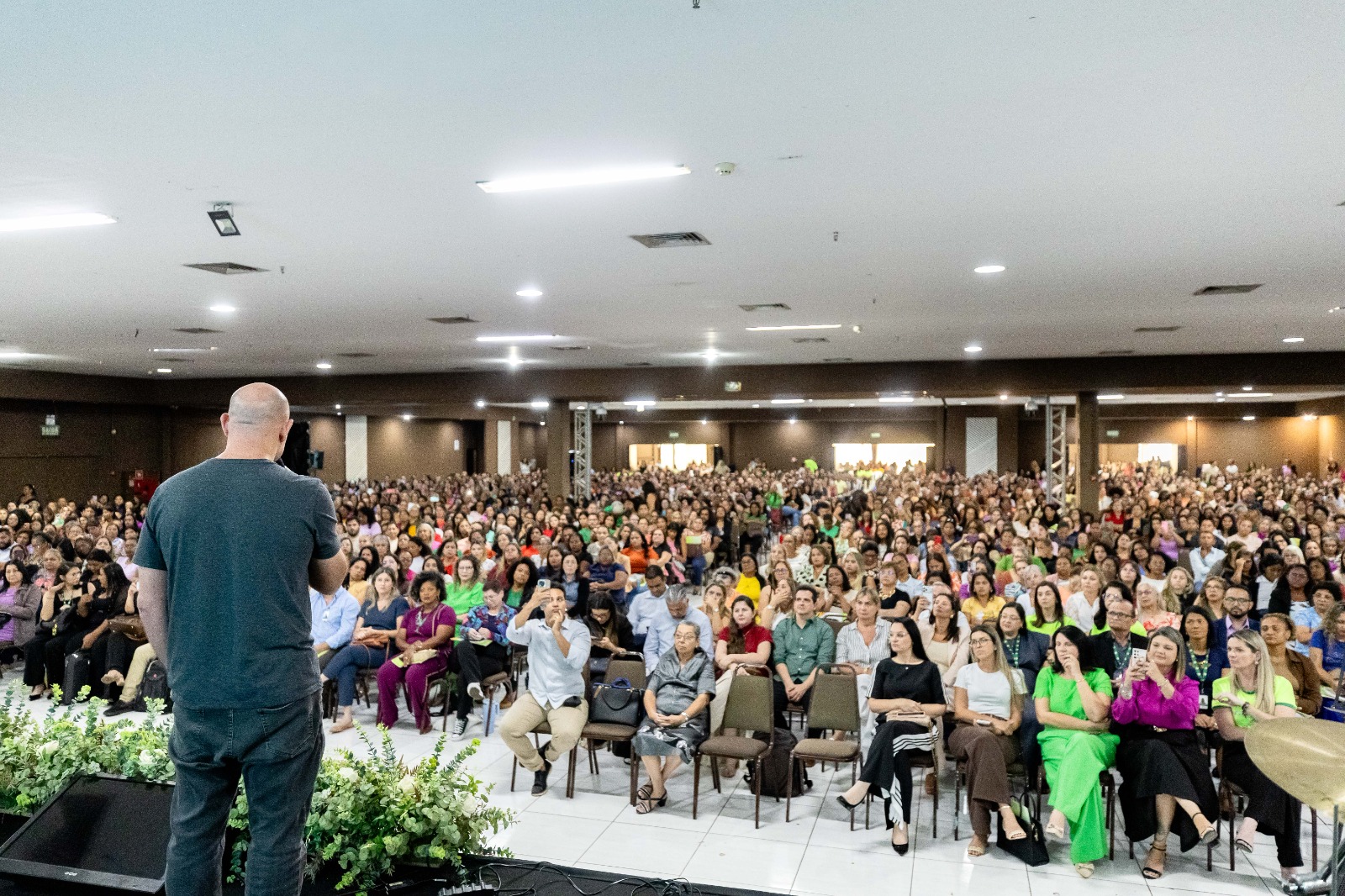 Abilio participa da abertura da semana pedagógica em Cuiabá