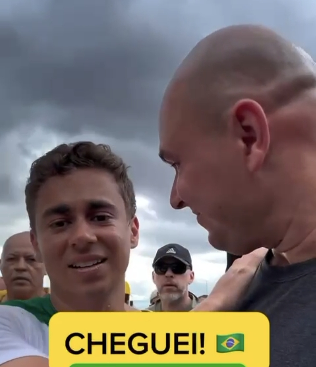 Abilio participa de Caminhada pela Liberdade e é recepcionado por Nikolas Ferreira