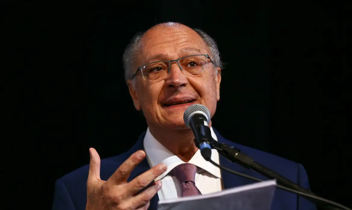 Alckmin pede agilidade do Congresso para aprovar pacote de socorro ao tarifaço