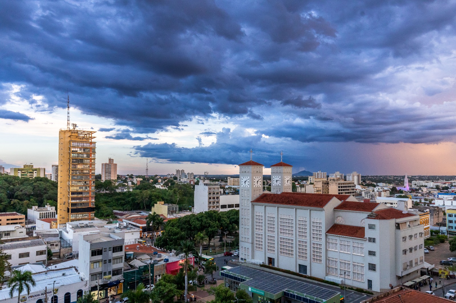 Alerta de chuvas intensas coloca Cuiabá em atenção e mobiliza Defesa Civil