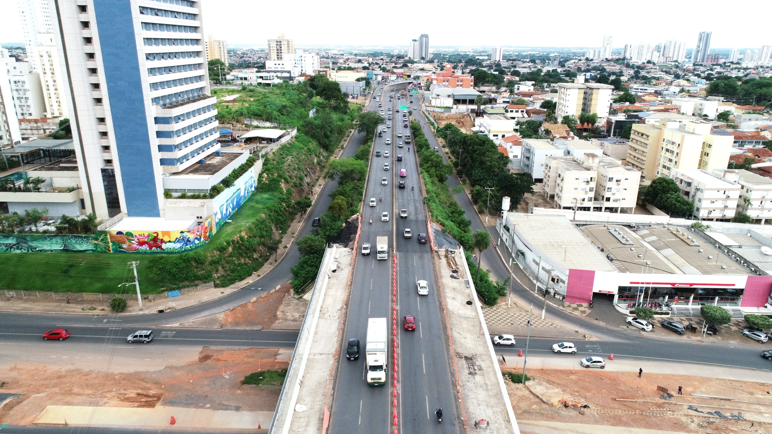 Avenida Miguel Sutil sofre interdição parcial para obras de recapeamento do Complexo Leblon