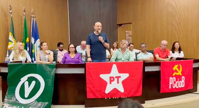 Bomba na base de Lula em MT: PT nacional anuncia Pedro Taques ao Senado e frustra grupo de Fávaro