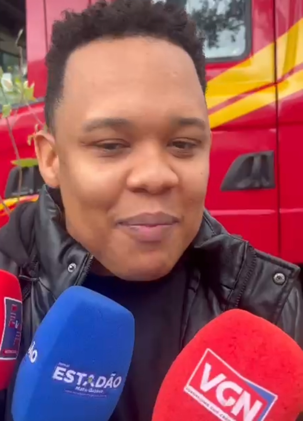 Caio Cordeiro rebate Flávia: "Não sou funcionário de ninguém"