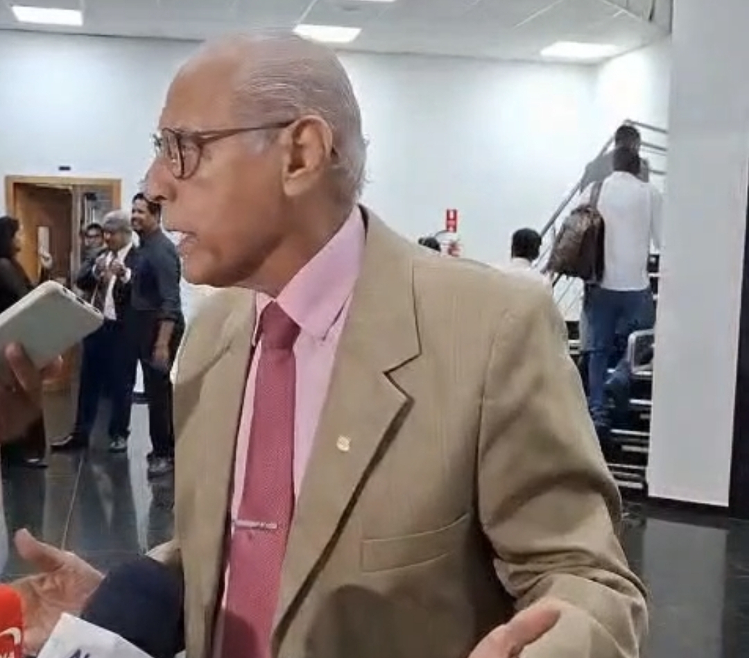 Com discurso de ampliar bancada feminina, Júlio é contra saída de Michelly do União