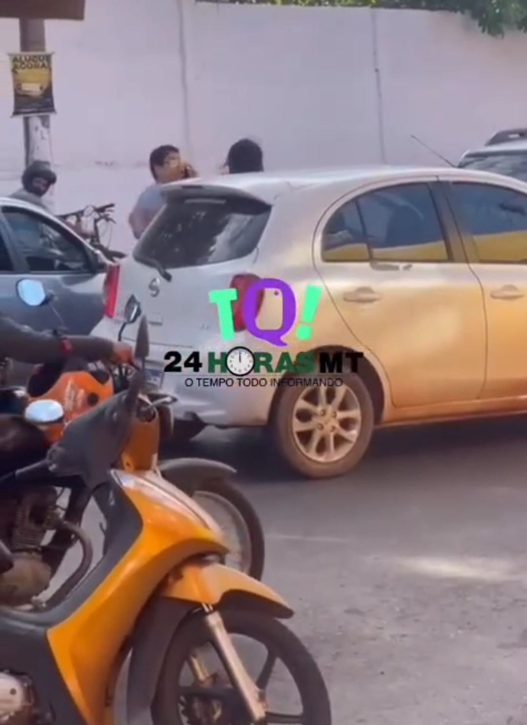 Confusão no trânsito: mulher agride outra após batida em Cuiabá