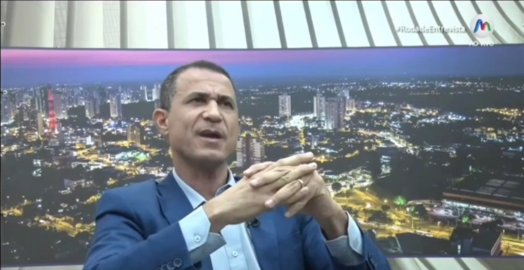 Coronel Assis evita falar em licença e diz que decisão precisa ser “construída”