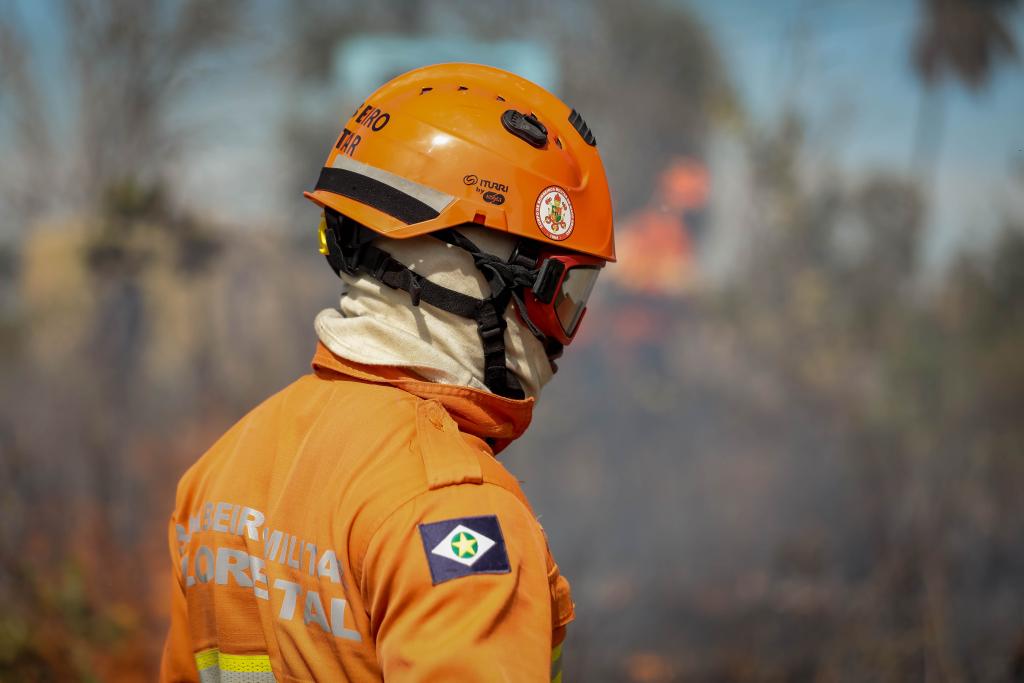 Corpo de Bombeiros extingue seis incêndios florestais e combate 22