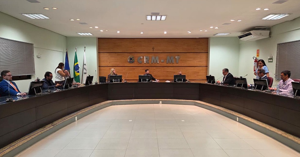CRM-MT aprova resolução para punir empresas por atraso no pagamento de médicos