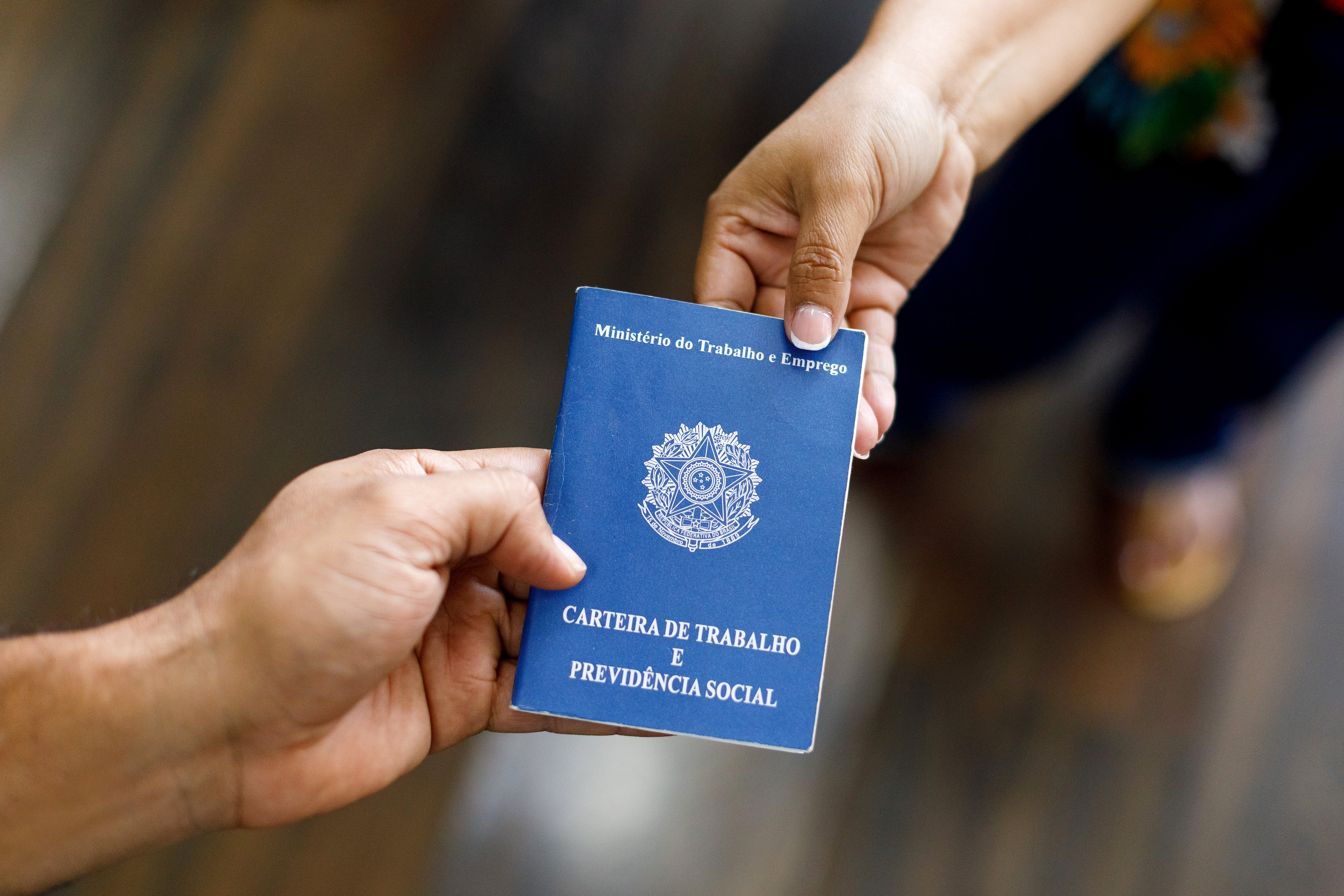 Cuiabá abre 191 vagas de emprego sem experiência através do Sine
