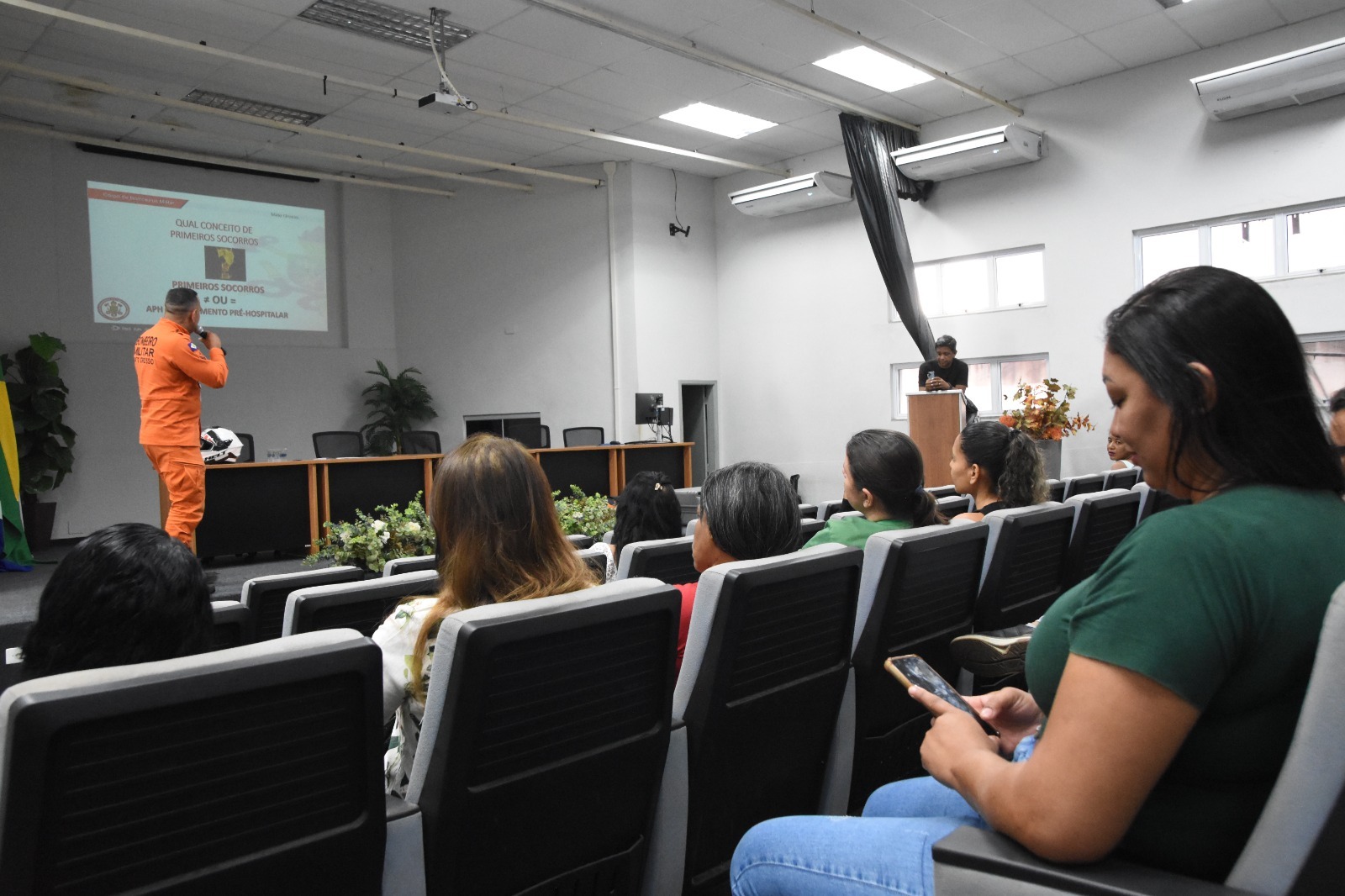 Cuiabá forma primeira turma de brigadistas das escolas municipais com apoio do Corpo de Bombeiros