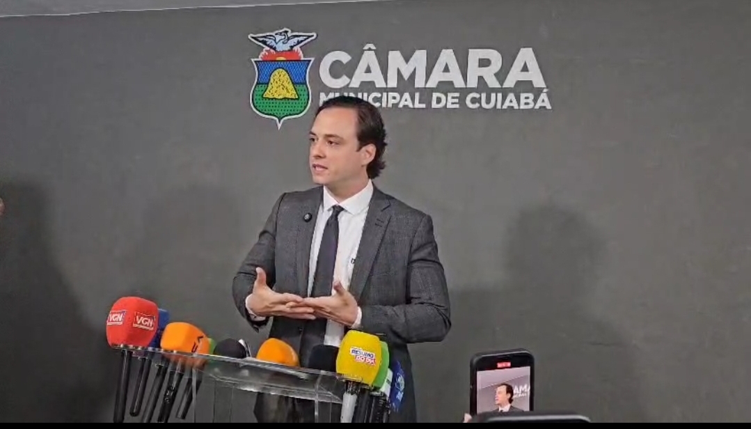 Daniel Monteiro questiona fusão de secretarias proposta por Abilio