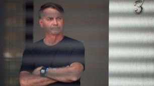 Datafolha: 59% dos brasileiros defendem prisão domiciliar de Bolsonaro