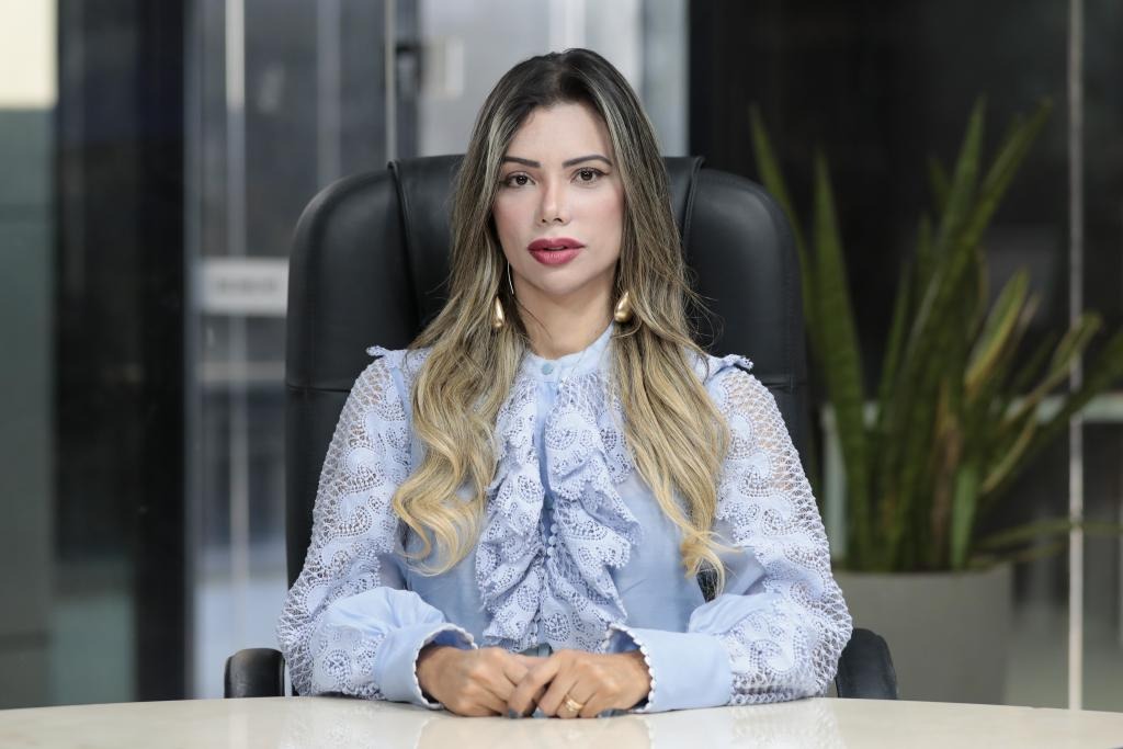 Delegada alerta: xingamentos e traição podem configurar crime e devem ser denunciados