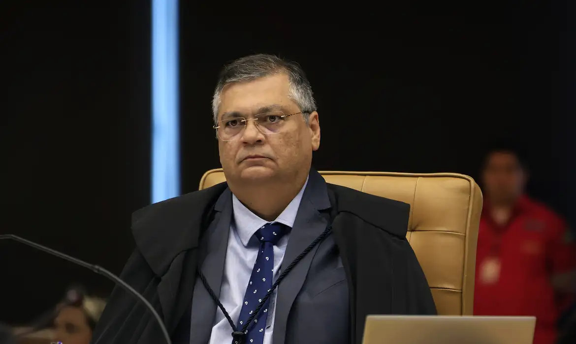 Dino bloqueia R$ 164 milhões de emendas da bancada federal de MT