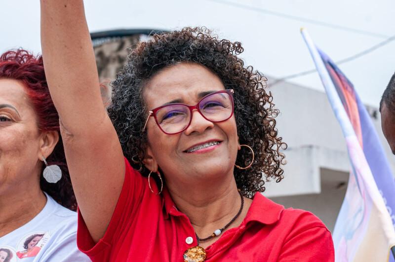 Edna entra no jogo e ameaça plano de Fávaro para candidatura única ao Senado