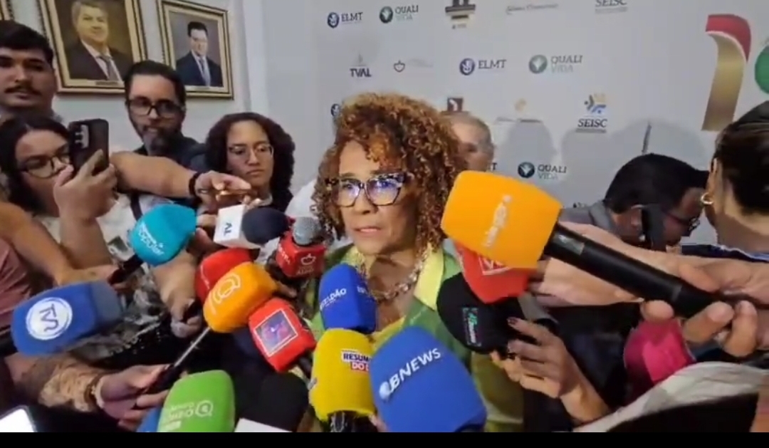 Edna Sampaio toma posse na ALMT e diz: ‘Sem mulheres, não há democracia’"