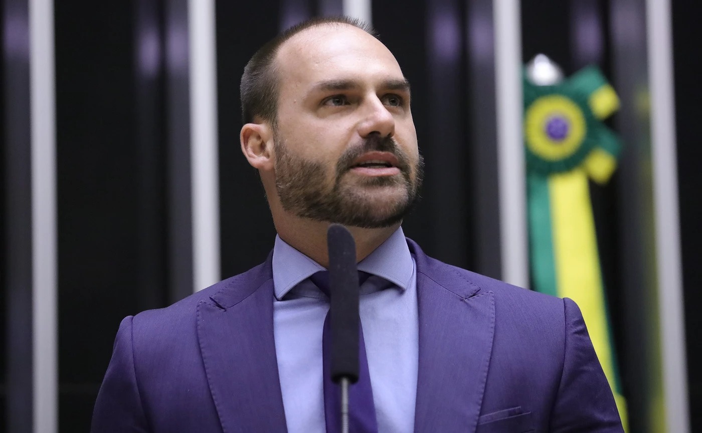 Eduardo Bolsonaro defende Medeiros e chama Janaína de “candidata do Gilmar Mendes”