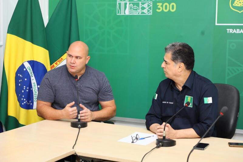 Emanuel Pinheiro atende pedido de Abílio e retira LOA da Câmara Municipal