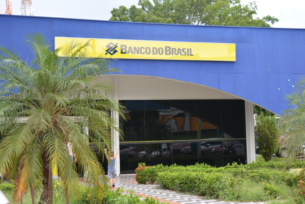 Governo de MT paga salários de abril aos servidores nesta quarta-feira