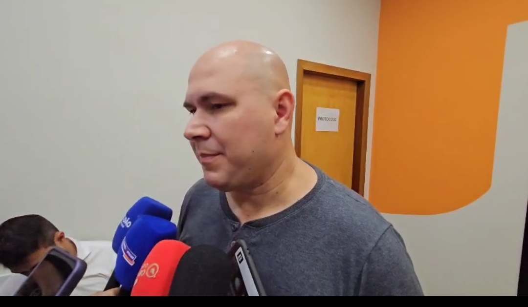 "Fim do decreto de calamidade não depende só de mim",   diz  Abílio