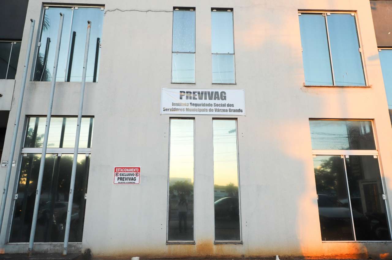 Flavia Moretti sanciona lei que atualiza regime próprio de previdência