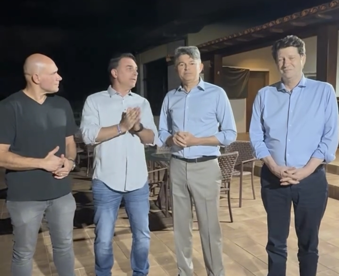 Flávio Bolsonaro sinaliza apoio exclusivo a Medeiros e esfria expectativa de Janaína entre bolsonaristas