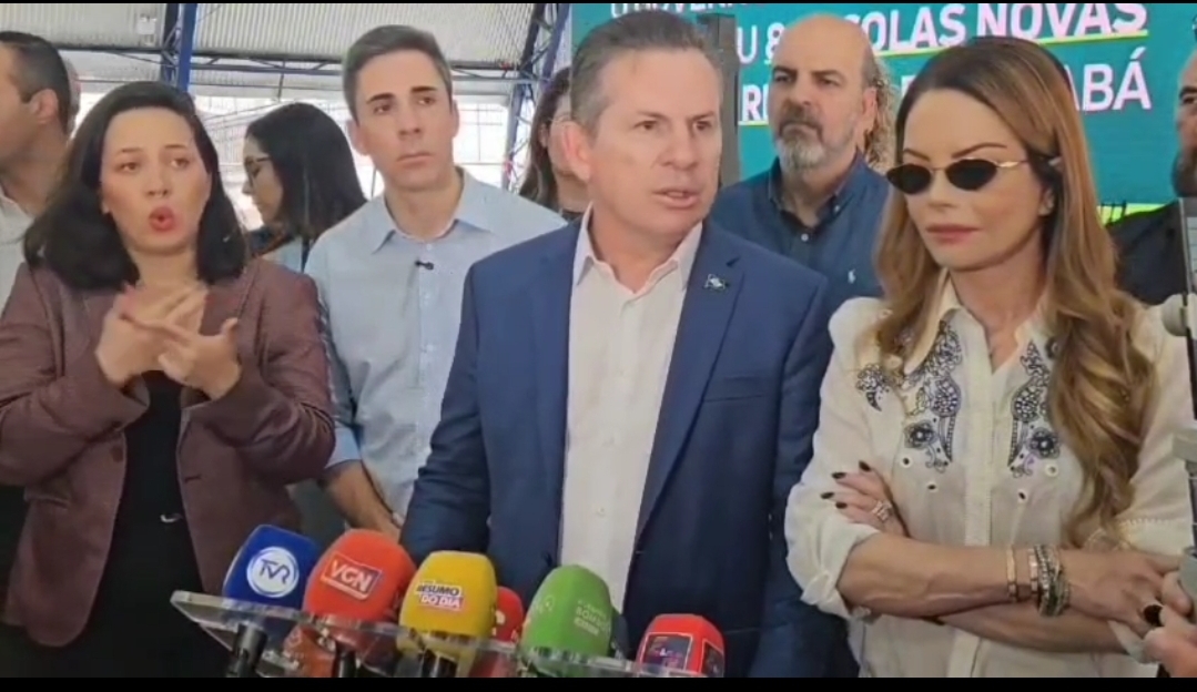 Governador detona filho de Bolsonaro: ‘Enlouqueceu, está falando merda lá dos EUA’”