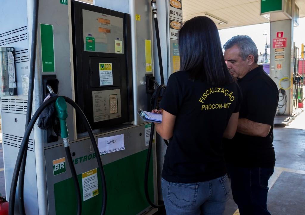 Governo de MT fecha o cerco contra irregularidades em postos de combustíveis