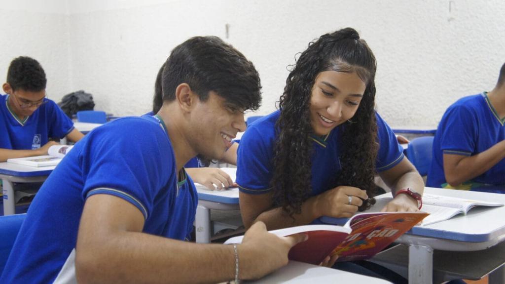 Governo de MT supera meta e amplia rede para 263 escolas cívico-militares