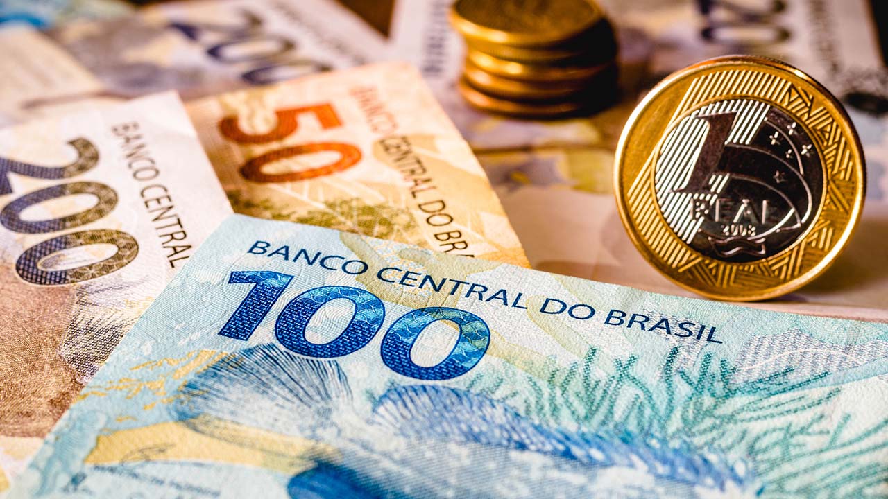 Governo federal projeta estimativa do salário mínimo para 2027 em R$ 1.717