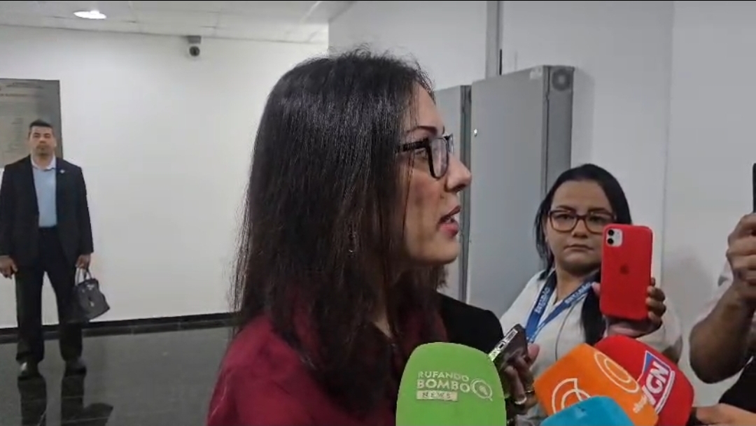 Janaína diz que articulações eleitorais começam após recesso e nega saída de Juarez Costa do MDB