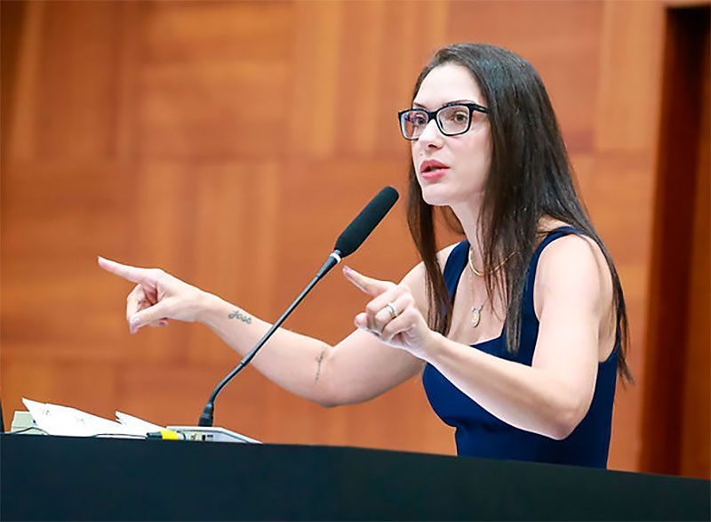 Janaína recorre ao STF contra divisão de propaganda e mira aliados