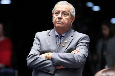 Jayme Campos alerta Flávia Moretti: é hora de menos discurso e mais trabalho