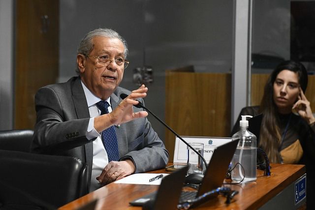 Jayme Campos denuncia falta de médicos no interior de MT e cobra exame nacional de proficiência