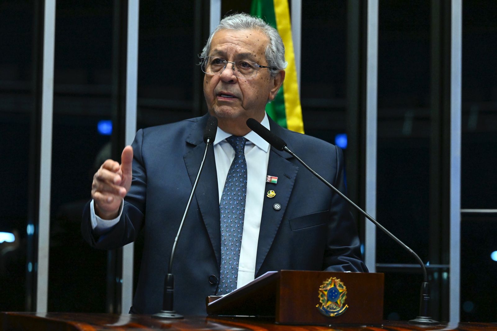 Jayme Campos denuncia monopólio aéreo e cobra solução para suspensão de voos em Mato Grosso