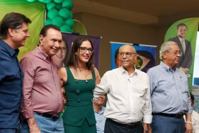 Jayme Campos sinaliza aliança com Janaína Riva e admite composição para 2026