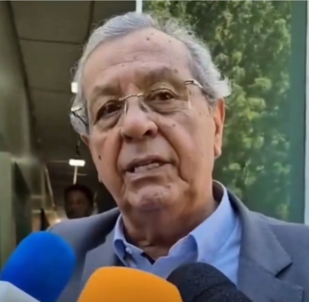 Jayme ironiza rumores sobre troca de partido“Nunca mudei de partido. Nem de telefone, nem de mulher”