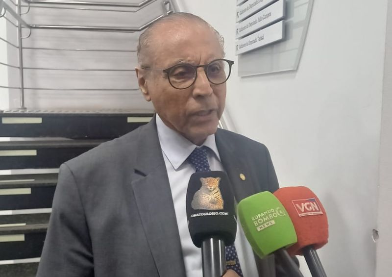 Júlio Campos condiciona permanência no União Brasil a espaço para Jayme Campos em 2026