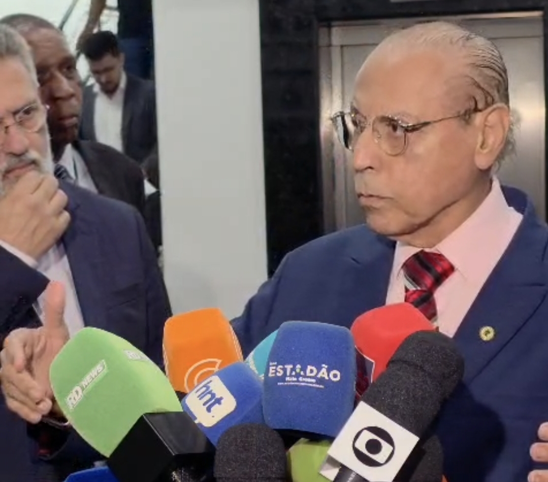 Júlio diz que TCE já recebeu emendas e cobra prestação de contas, não CPI