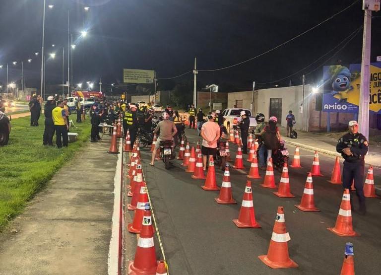 Lei Seca prende 9 e remove 45 veículos após saída da ExpoVG