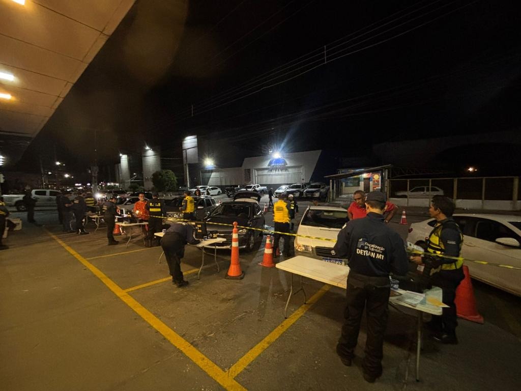 Lei Seca prende 4 motoristas e remove 42 veículos em Cuiabá