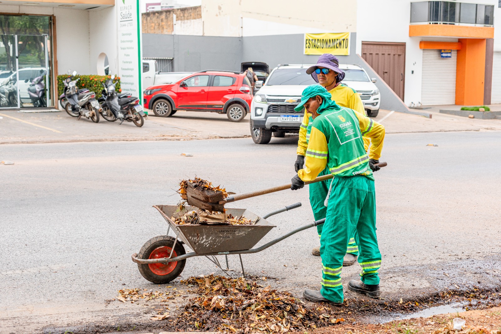 Limpurb amplia operações de limpeza urbana com 250 profissionais em Cuiabá