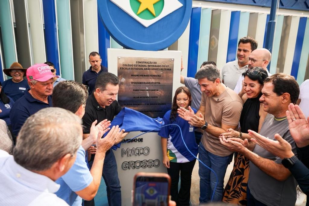 Mauro inaugura escolas em Sorriso e Vera e destaca investimentos na educação