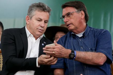 Mauro Mendes admite possível candidatura ao Senado em 2026 com apoio de Bolsonaro