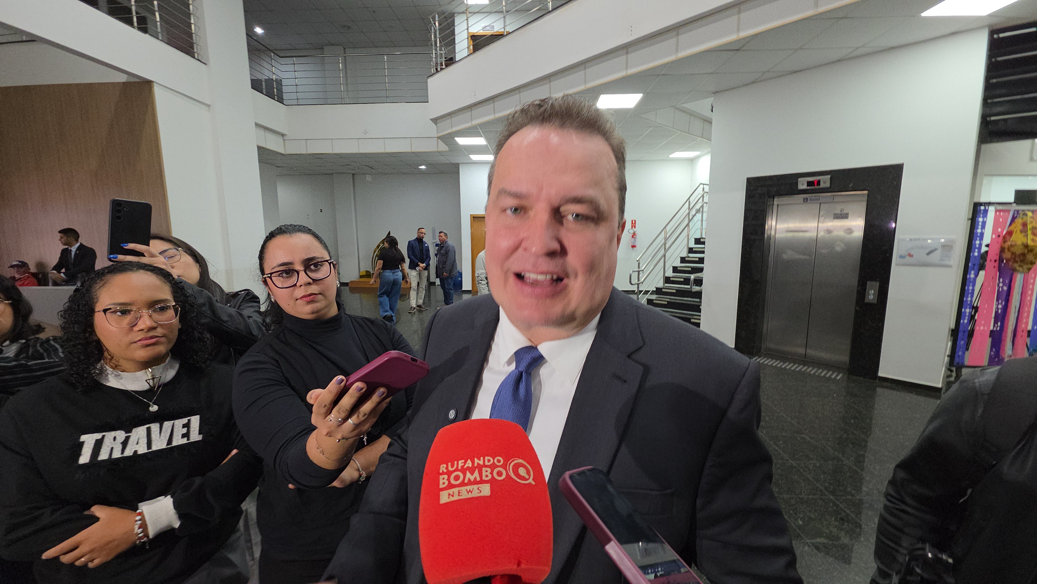 Max Russi critica 'jabutis' e acusa governo de atropelar a Assembleia